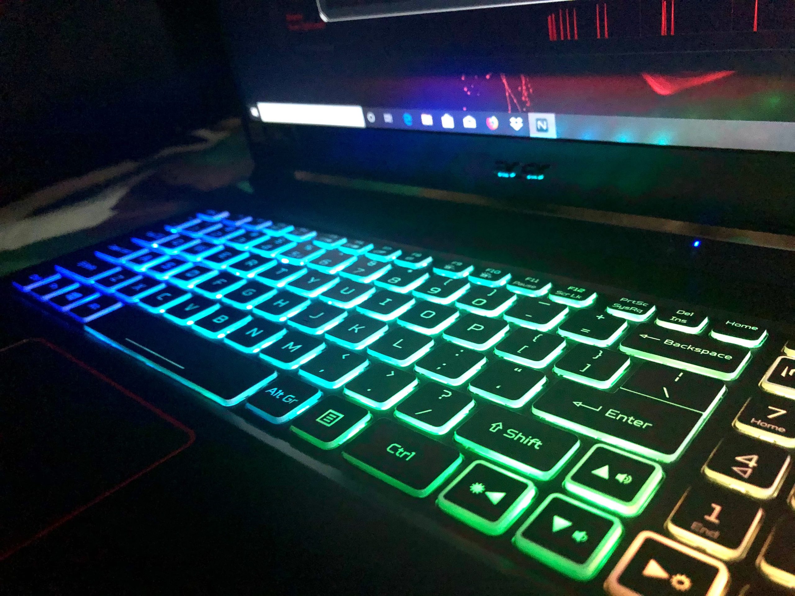 Подсветка клавиатуры ноутбука выключается. Acer Nitro RGB. Acer Nitro 5 клавиатура. Acer Nitro 5 RGB подсветка. Подсветка клавиатуры Асер нитро 5.